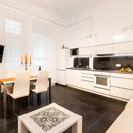 Apartment Modern Home City Centre *