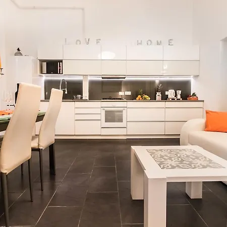 Modern Centre דירה *