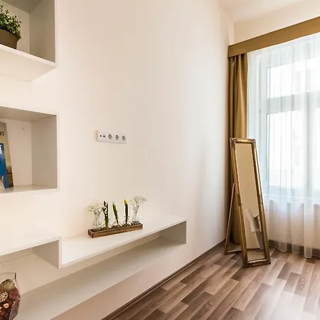 Modern Centre * בודפשט